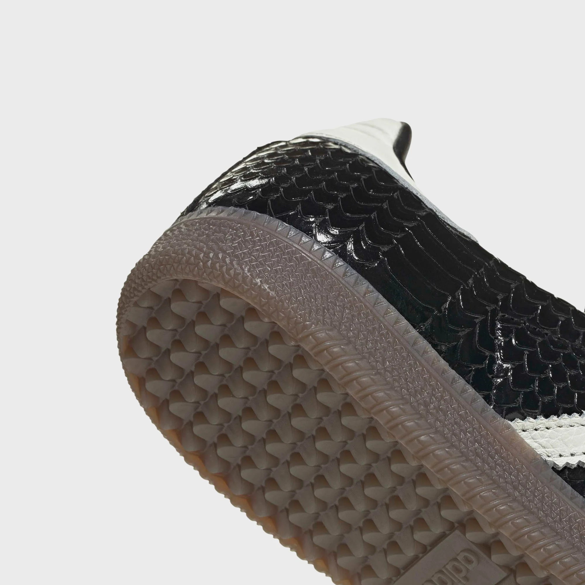 adidas WMNS Samba - Core Black / Off White / Gum - Image 6