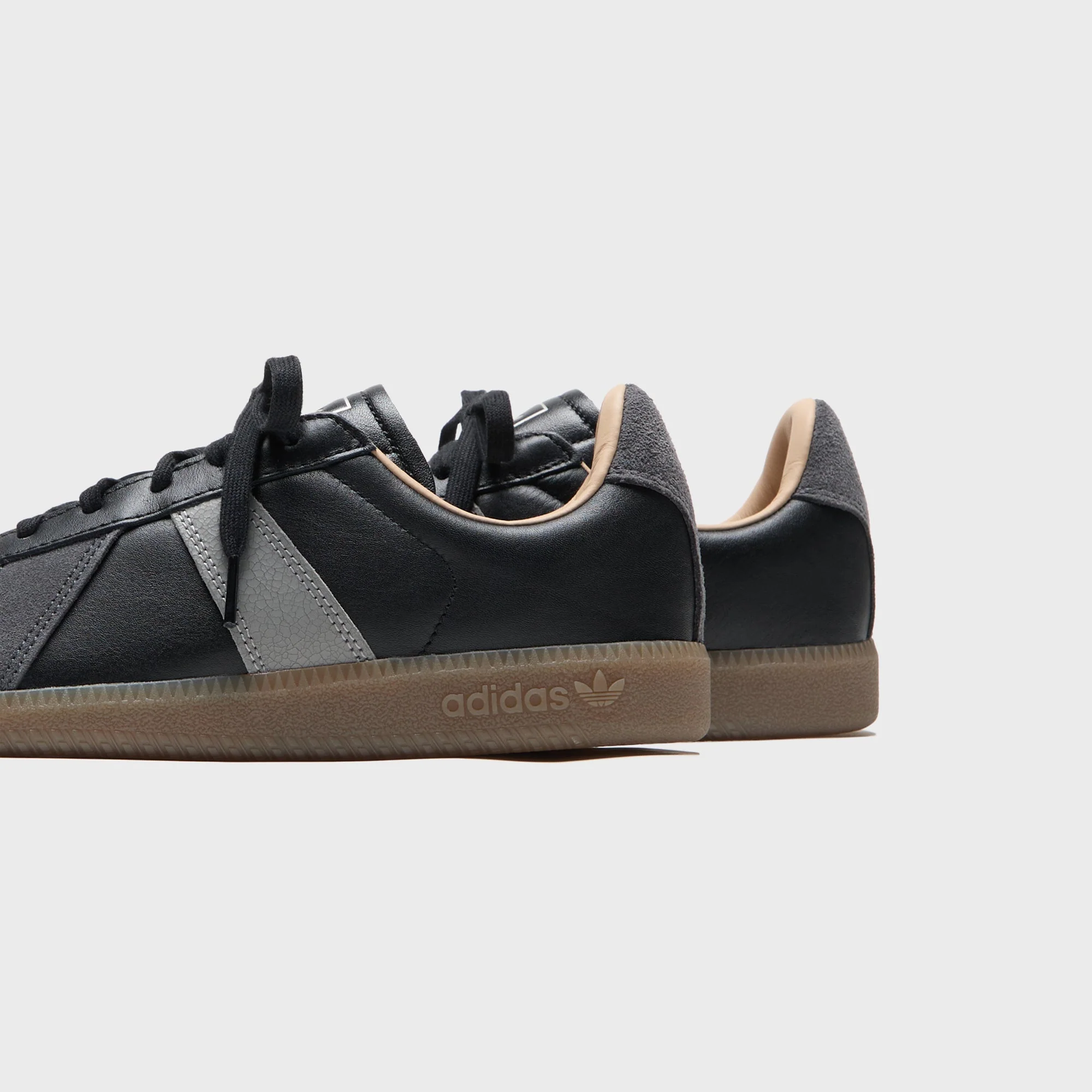 adidas BW Army - Core Black / Charcoal Solid Grey / Gum - Image 4