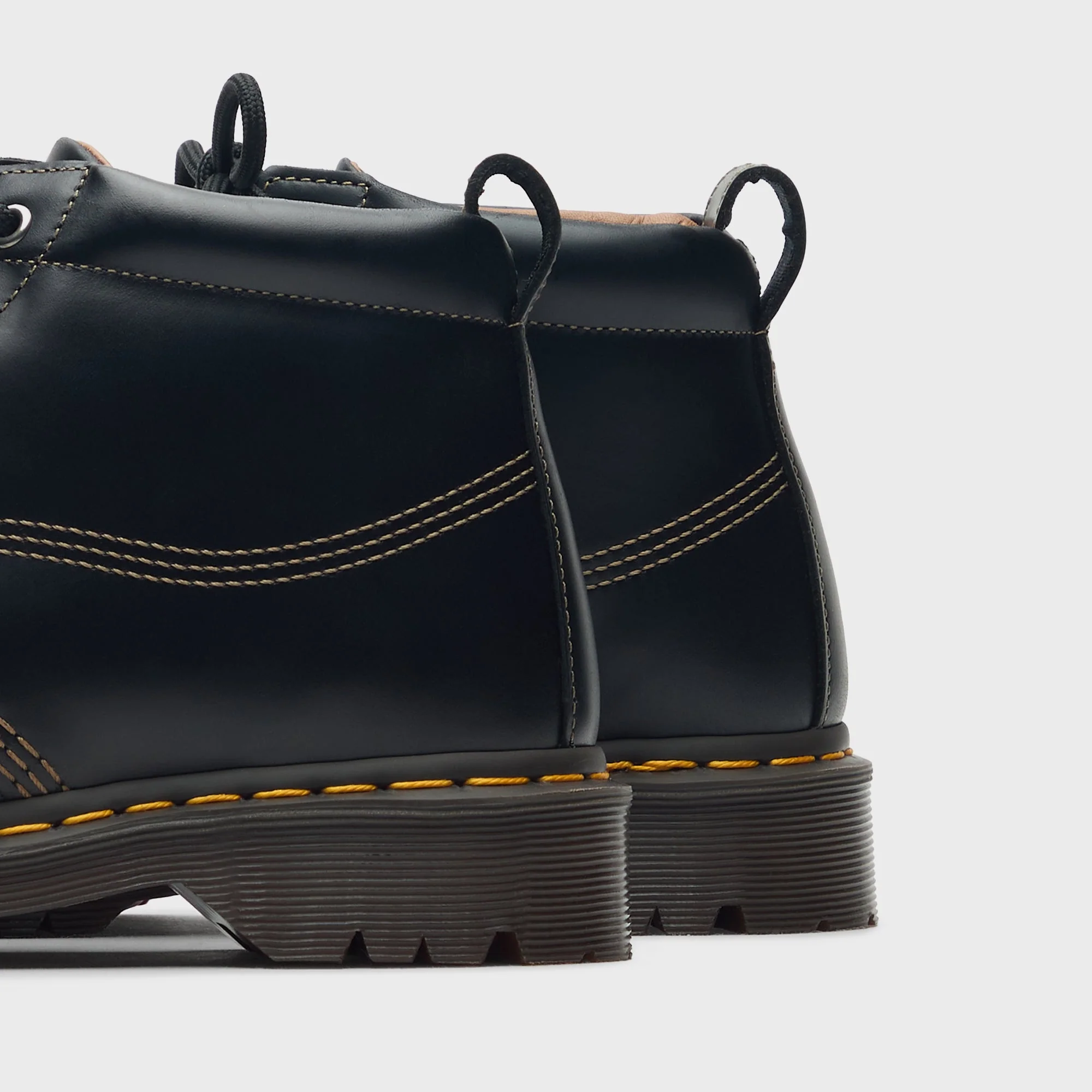 Dr. Martens Lowell Chukka - Black Orleans - Image 3