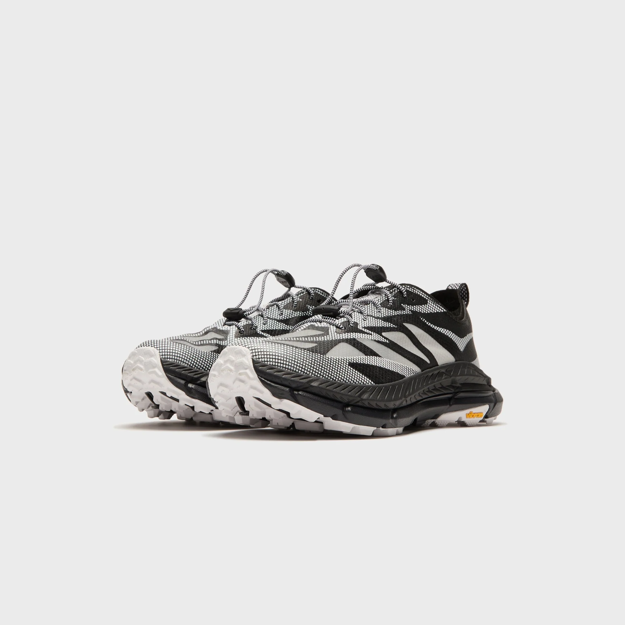 HOKA U Mafate Speed 4 Lite Ts - Black / White - Image 2