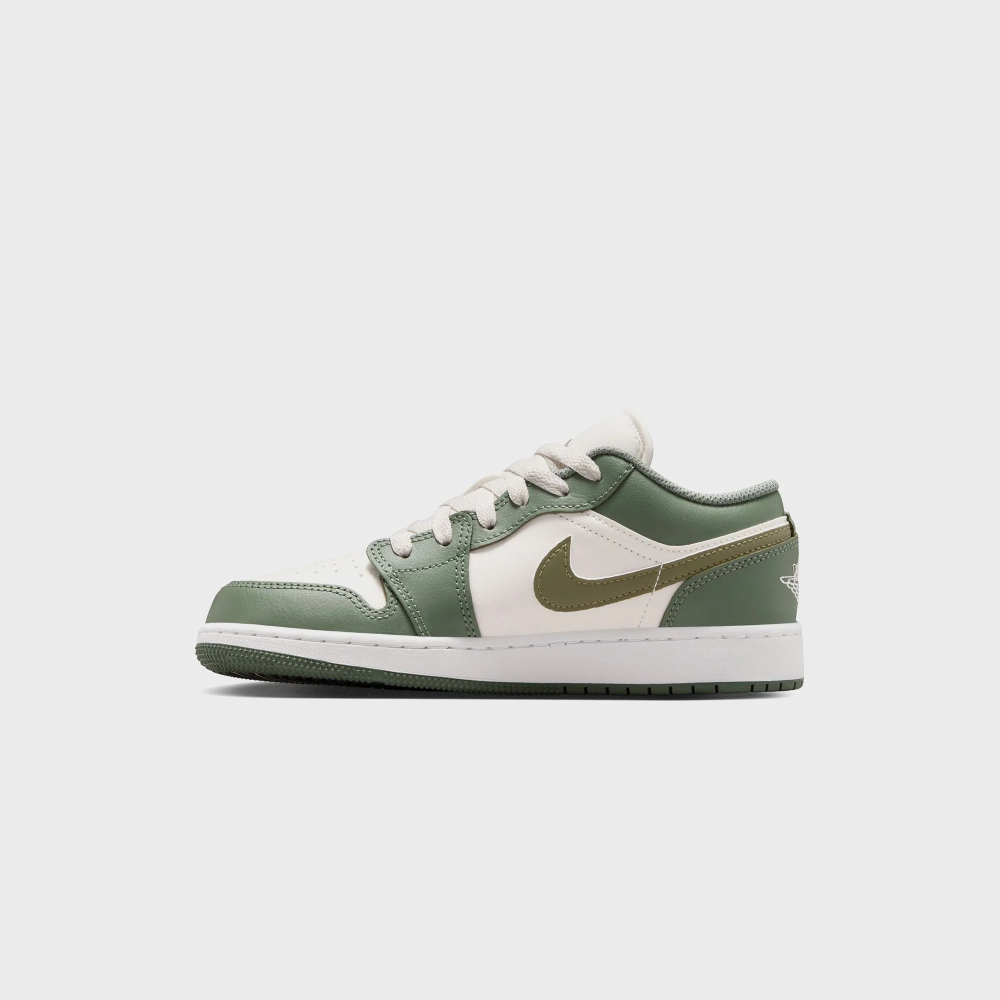 Nike GS Air Jordan 1 Low - Vintage Lichen / Med Olive / Vintage Lichen / Summit White - Image 3