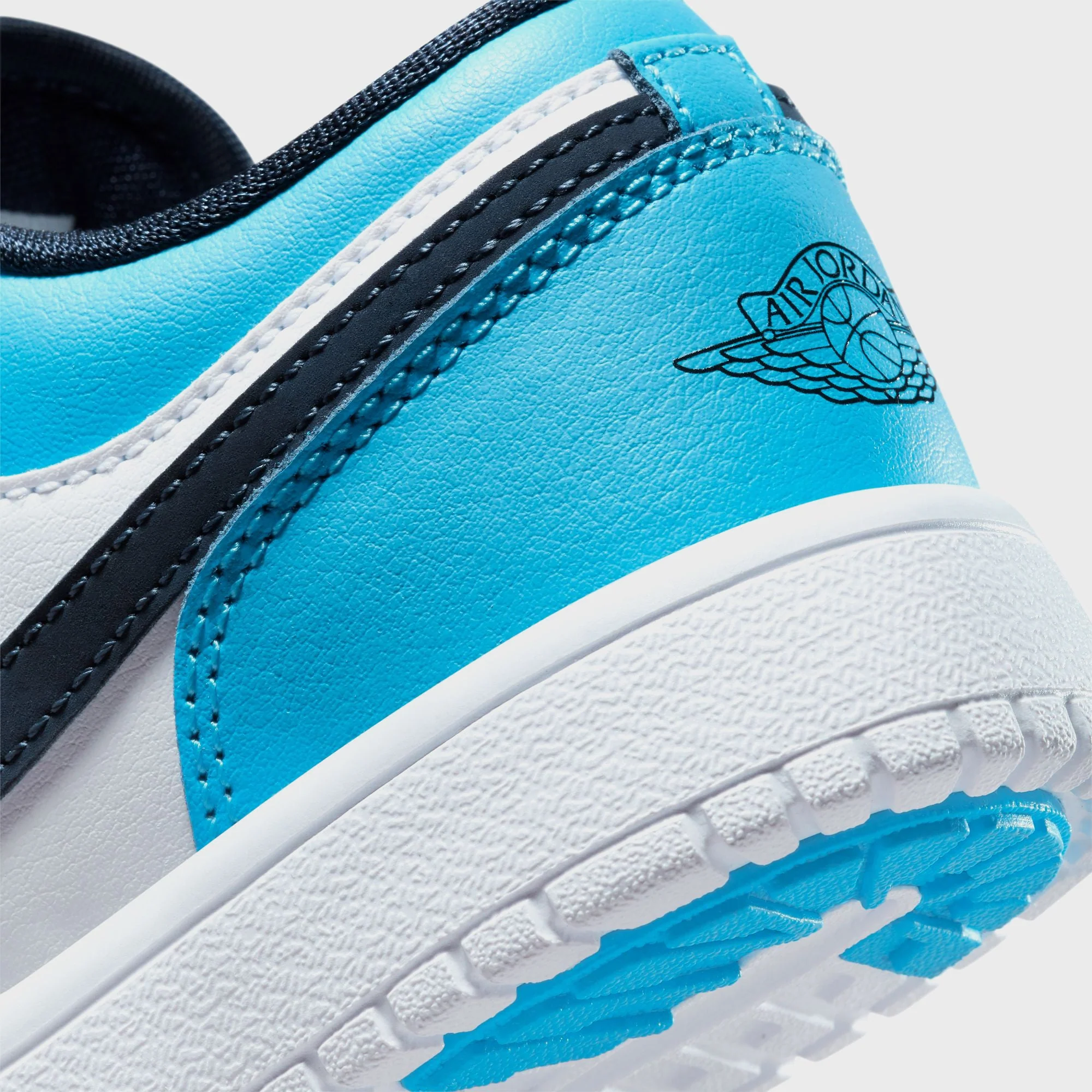 Nike PS Jordan 1 Low Alt - White / Obsidian / Dark Powder Blue - Image 7