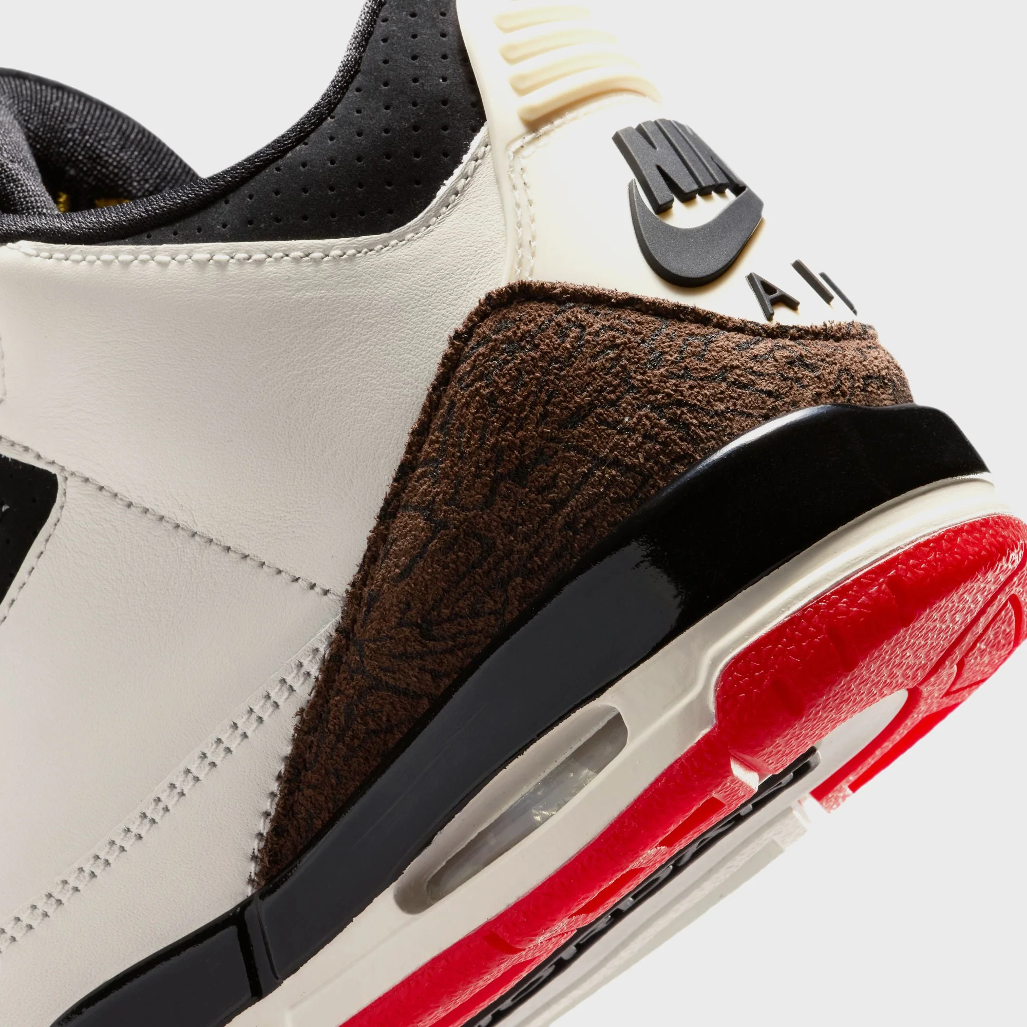 Jordan GS Air Jordan 3 - Sail / University Red / Pale Ivory / Black - Image 7