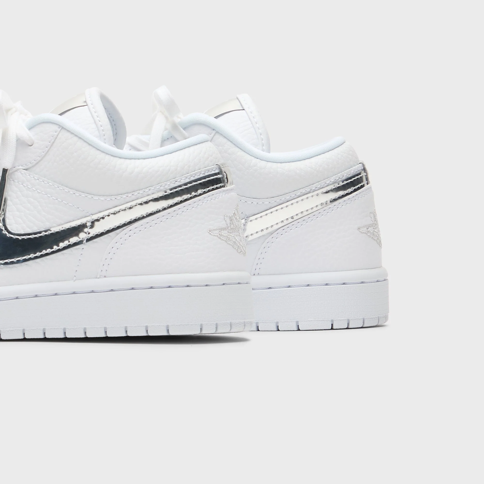 Jordan WMNS Air Jordan 1 Low SE - White / Metallic Silver - Image 10