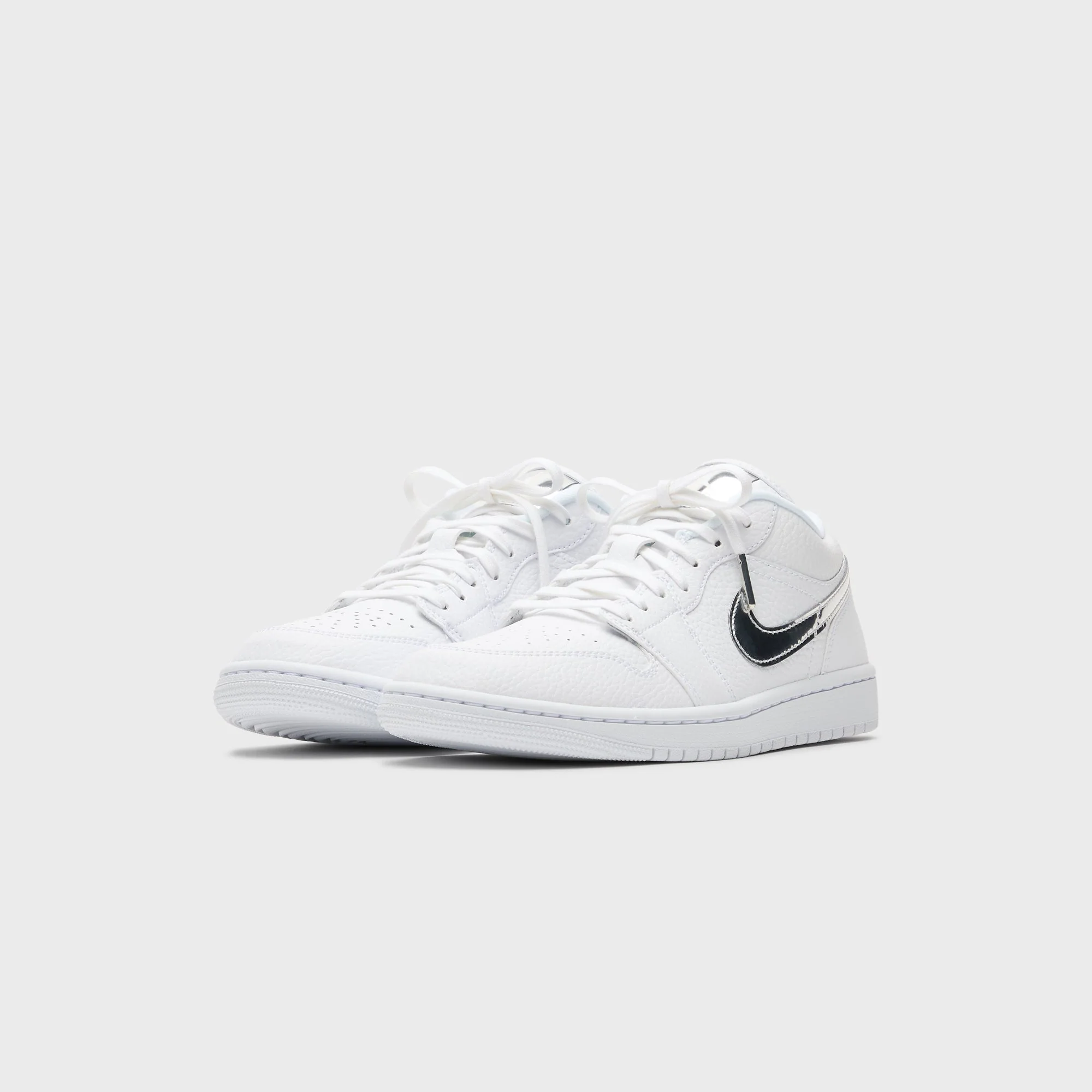 Jordan WMNS Air Jordan 1 Low SE - White / Metallic Silver - Image 9