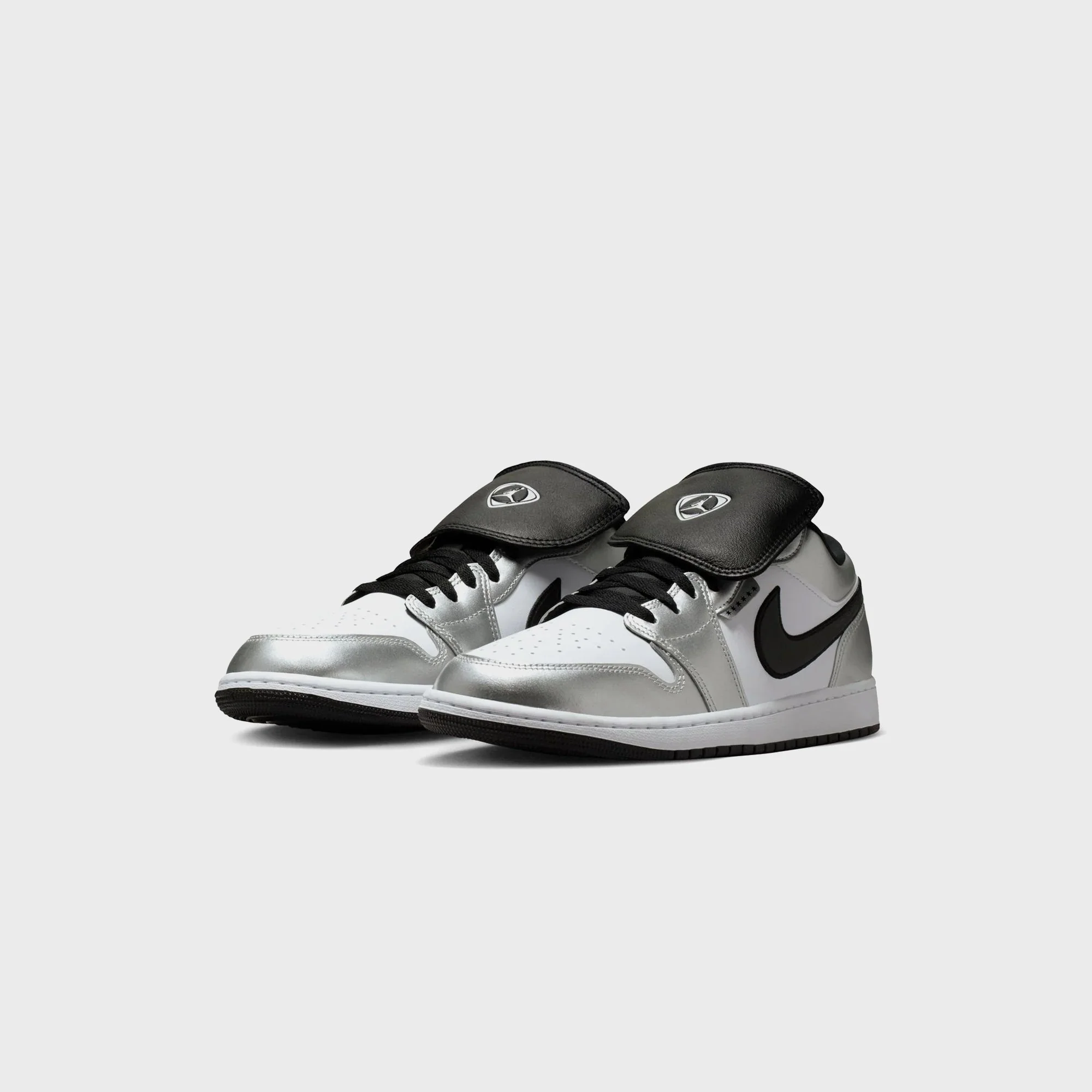 Jordan Air Jordan 1 Low SE - White / Metallic Silver / Black - Image 2