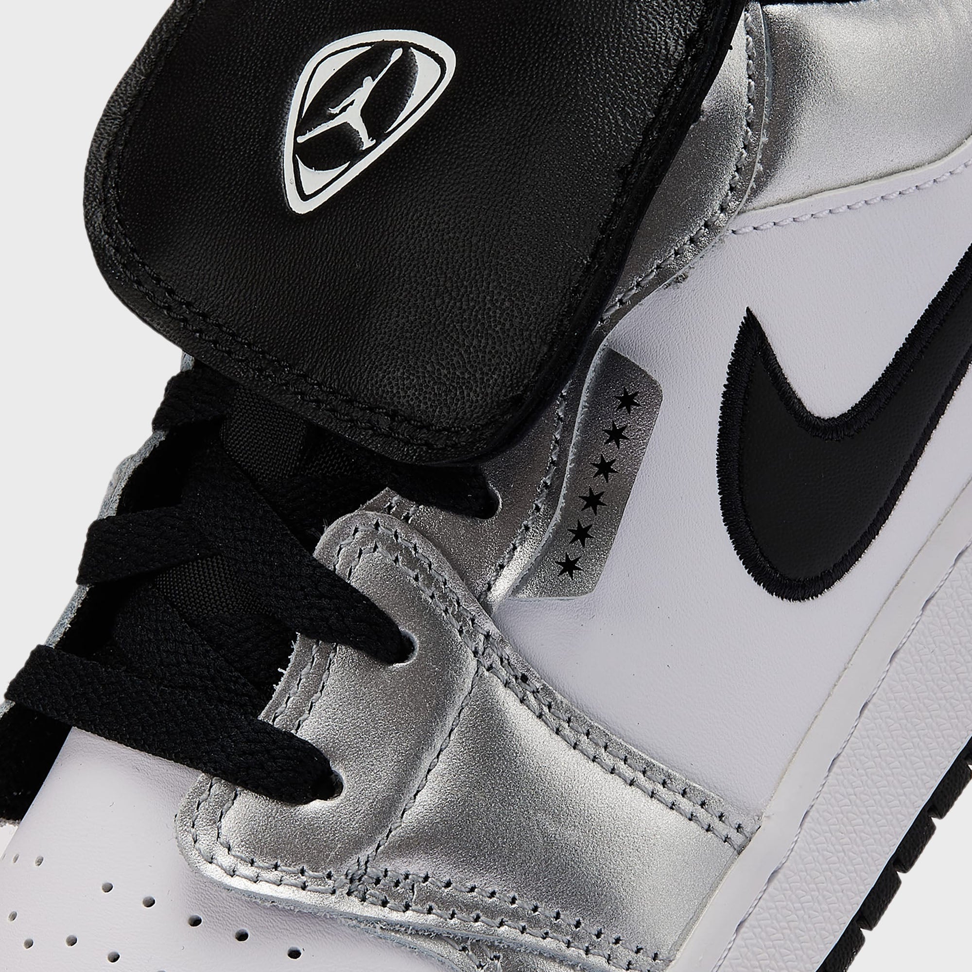 Jordan GS Air Jordan 1 Low SE - White / Metallic Silver / Black - Image 5