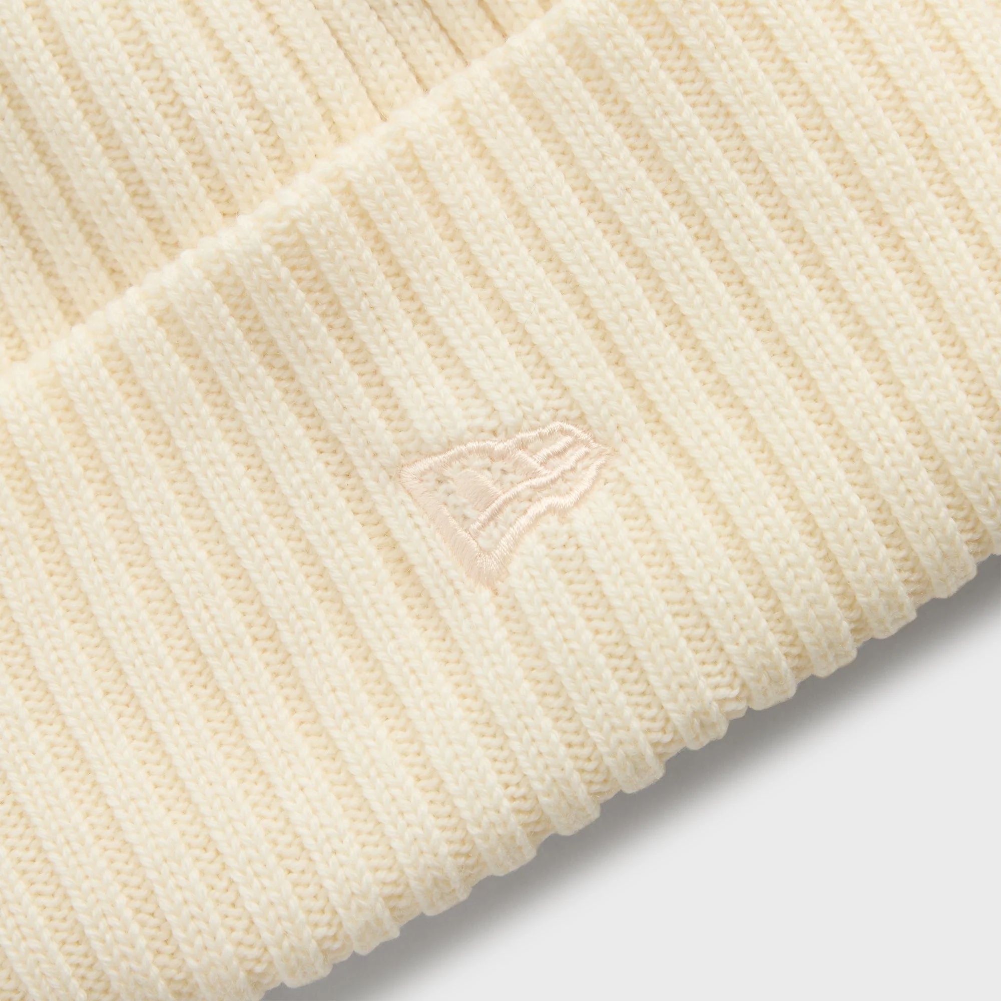 Kith & New Era for the New York Knicks Knit Beanie - Sandrift - Image 6