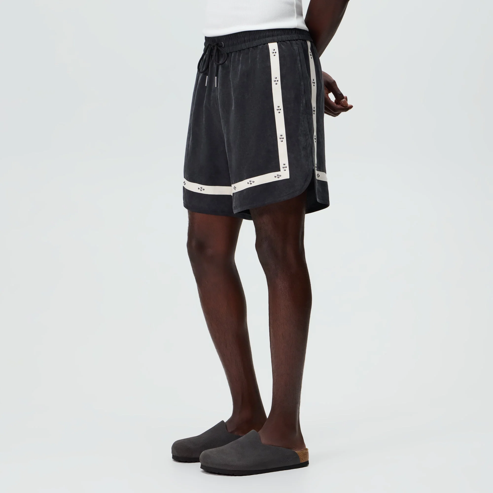 &Kin Cupro Linen Dylan Short - Black - Image 2