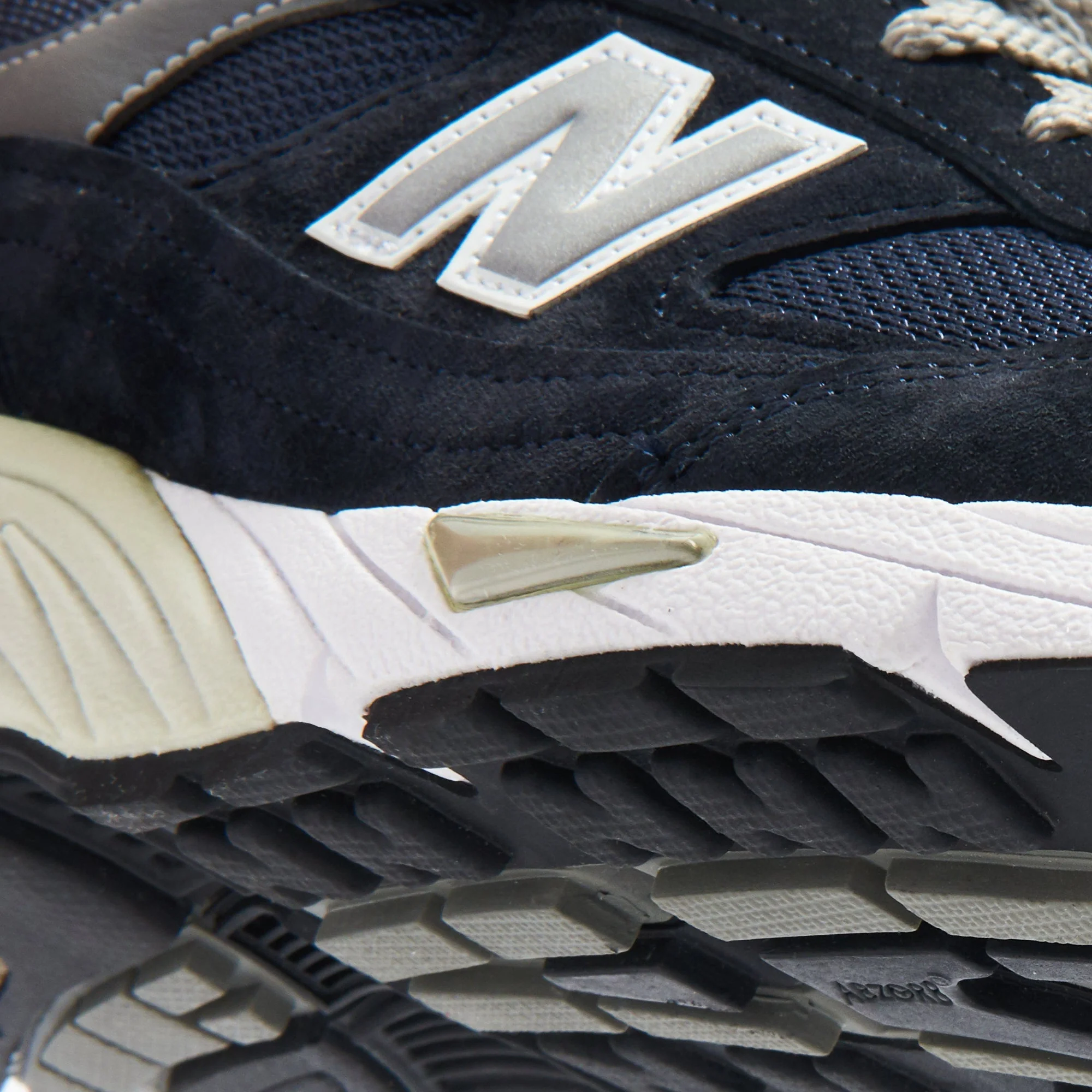 New Balance Made in UK 991 - Navy / White - Image 4