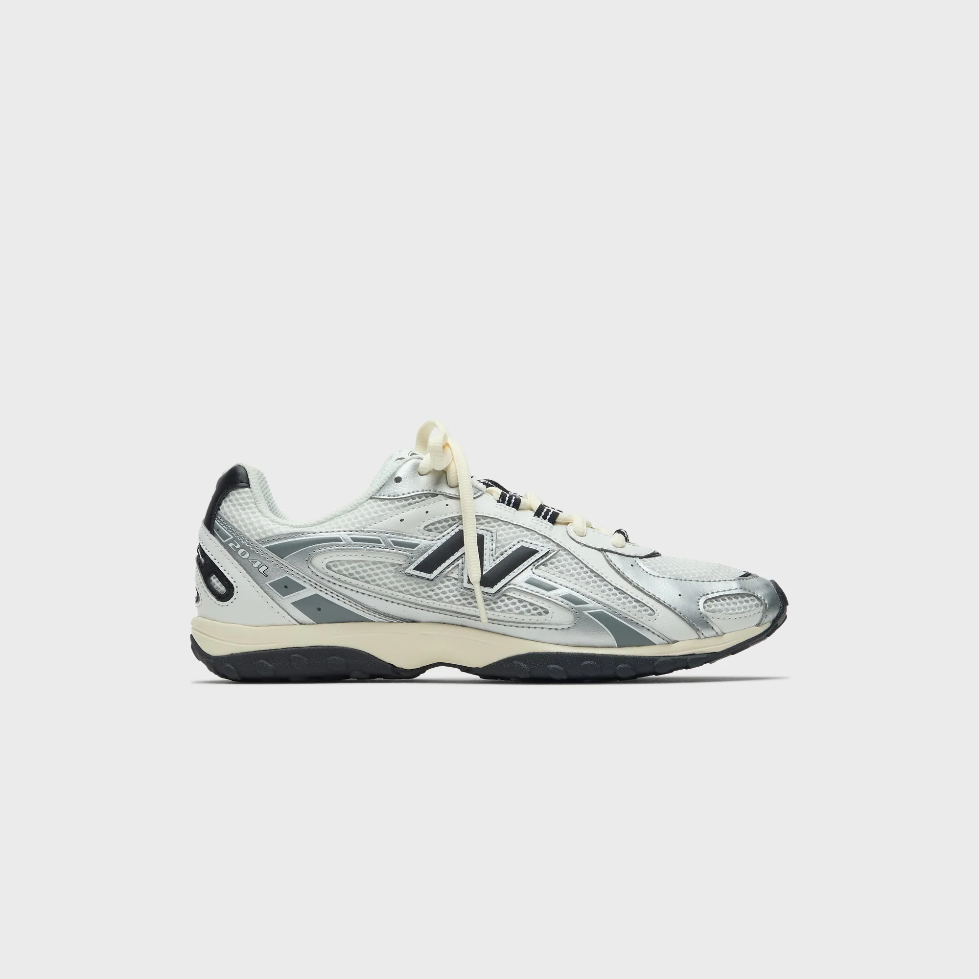 New Balance 204L - Silver Metallic / Black