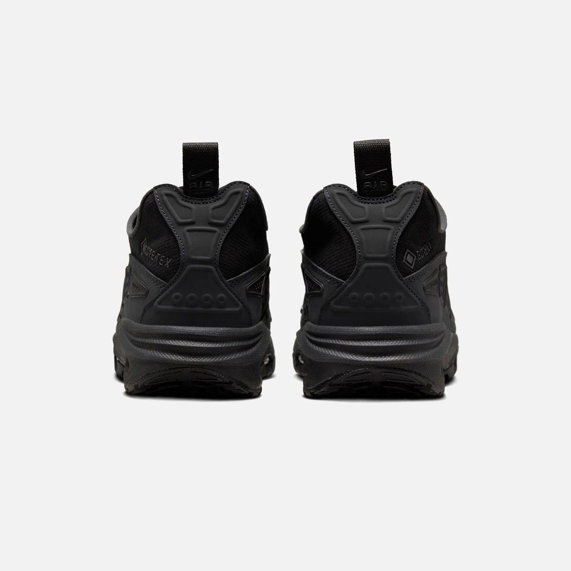 Nike WMNS Air Max SNDR GORE-TEX - Black / Dark Smoke Grey - Image 5