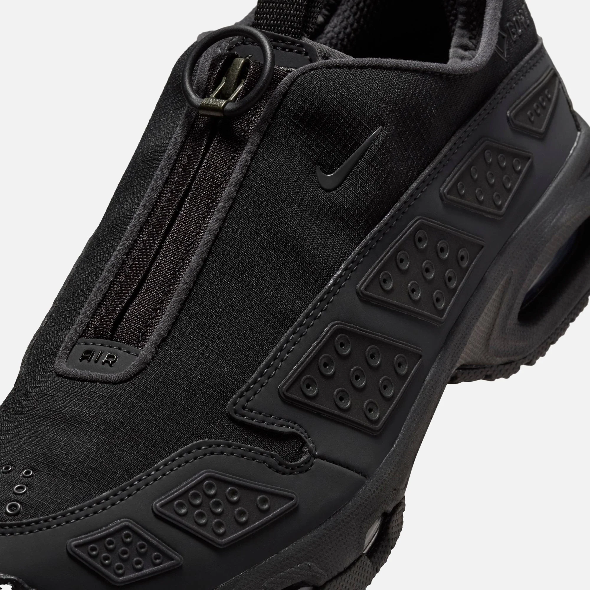 Nike WMNS Air Max SNDR GORE-TEX - Black / Dark Smoke Grey - Image 6