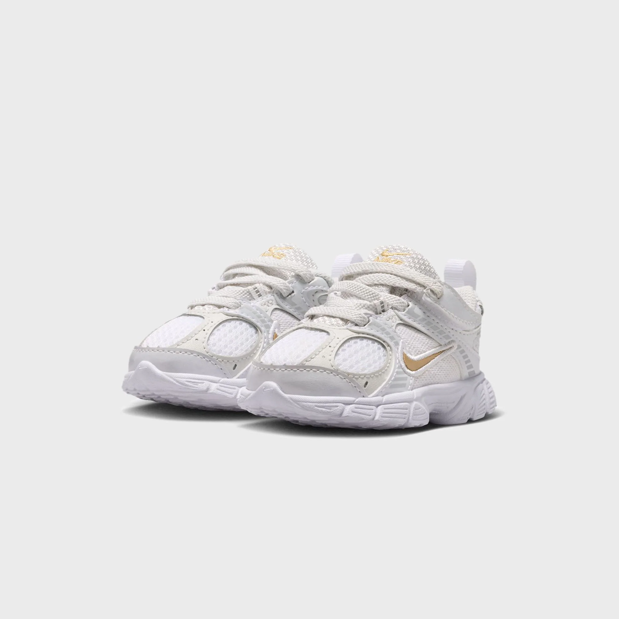 Nike V5 Rnr - White / Metallic Gold / Metallic Silver - Image 2
