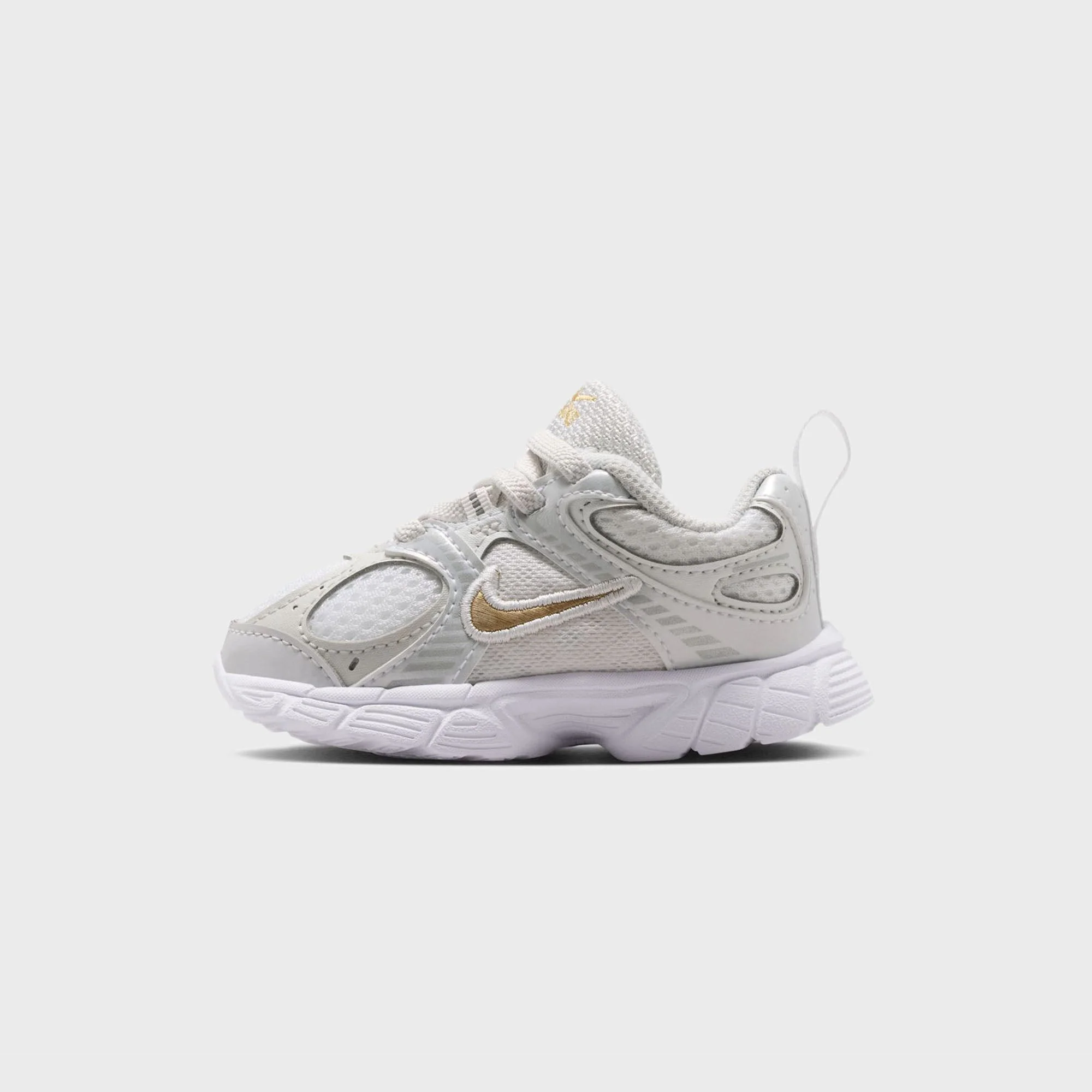 Nike V5 Rnr - White / Metallic Gold / Metallic Silver - Image 3