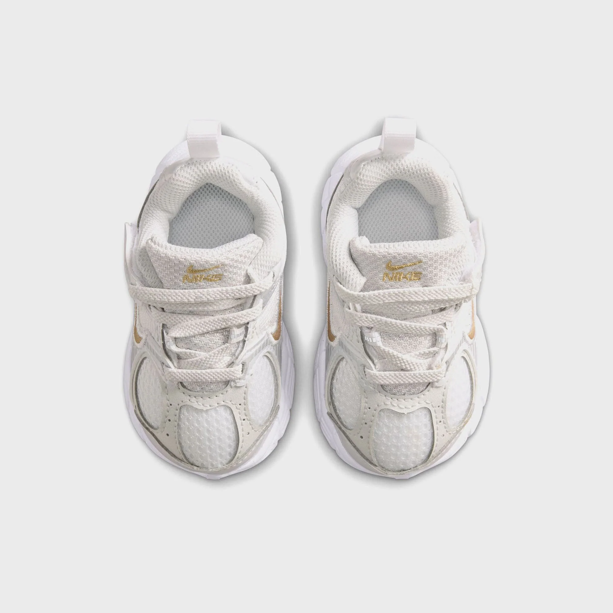 Nike V5 Rnr - White / Metallic Gold / Metallic Silver - Image 4