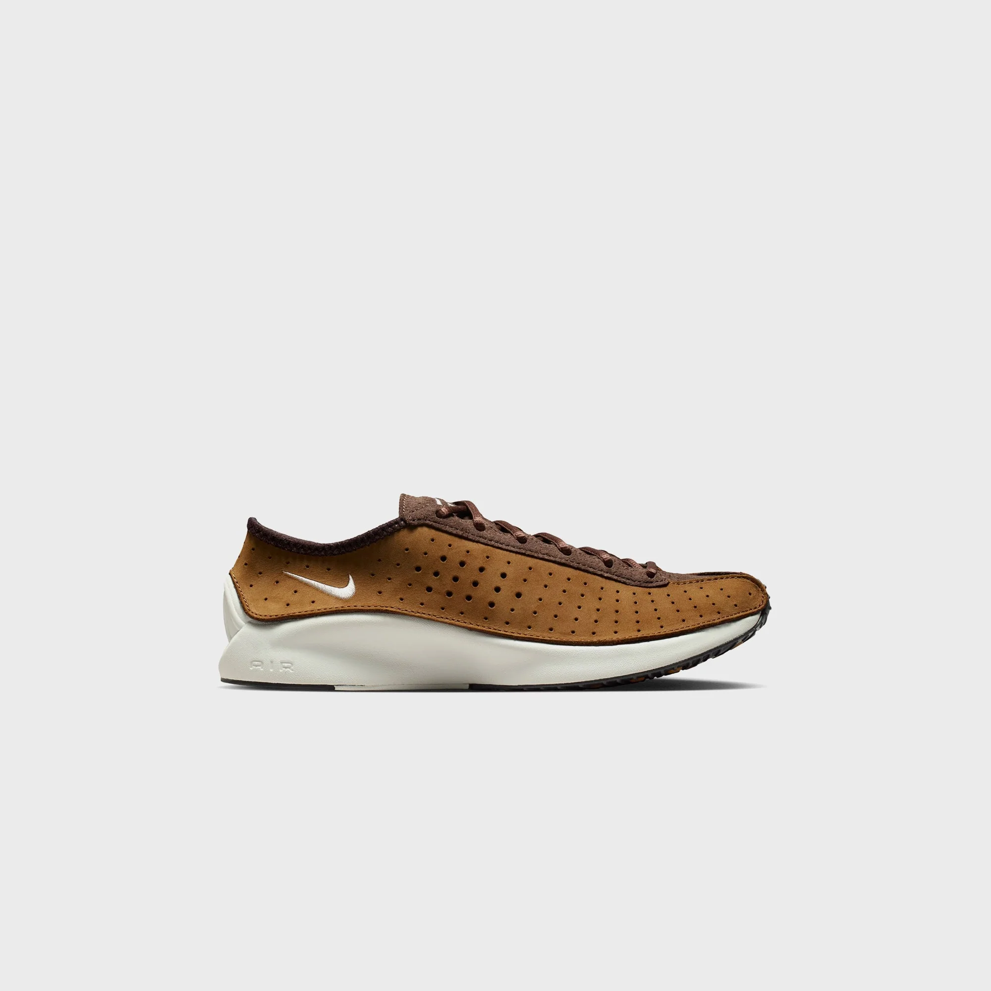 Nike WMNS Air Superfly - Light British Tan / Baroque Brown / Black / Light Bone