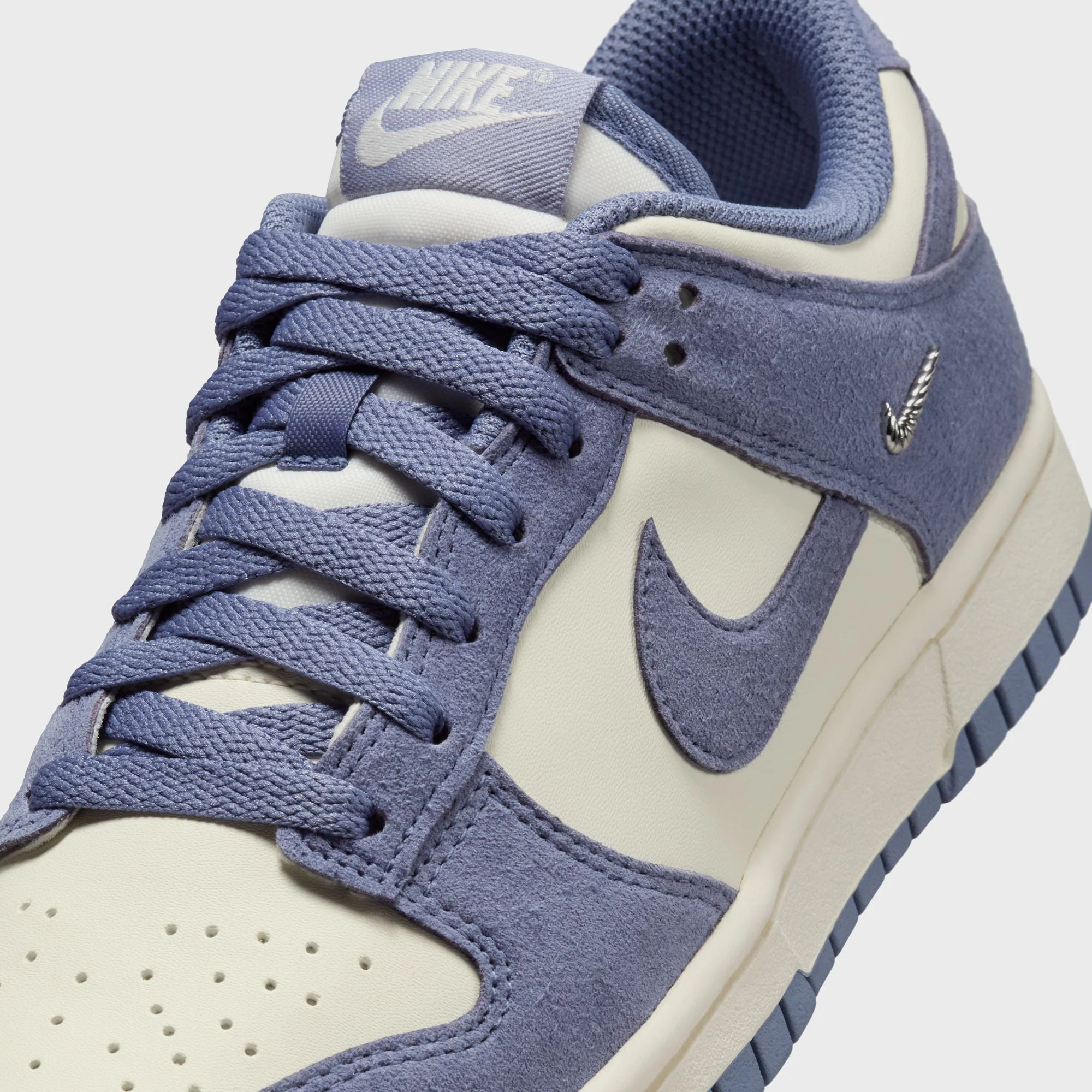 Nike WMNS Dunk Low - Sail / World Indigo / Metallic Silver - Image 7