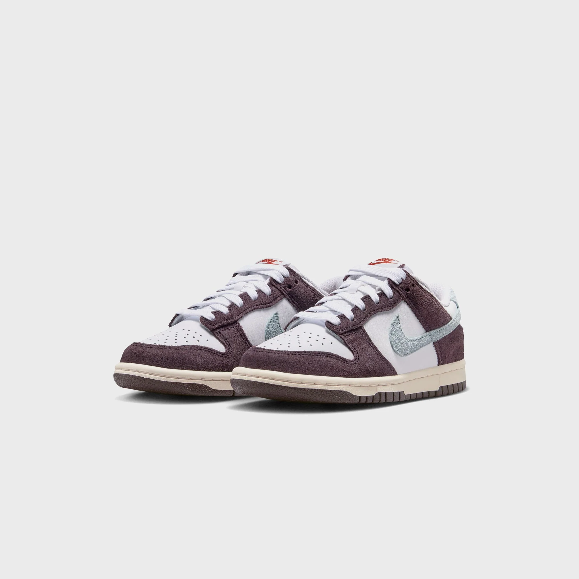 Nike GS Dunk Low SE - White / Glacier Blue / Burgundy Ash - Image 2