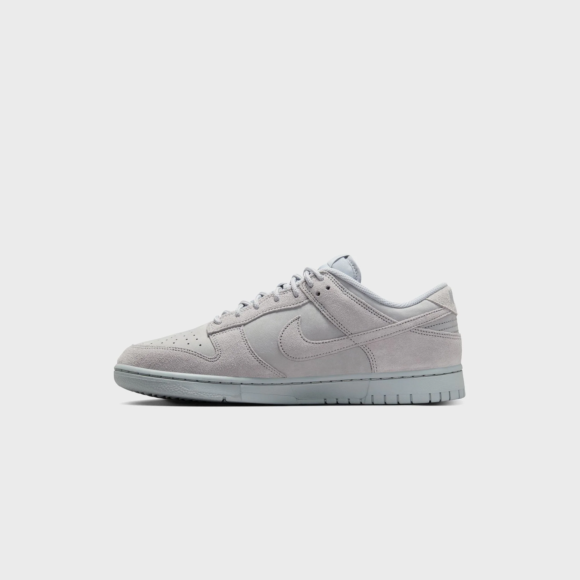 Nike Dunk Low Retro SE - Wolf Grey - Image 3
