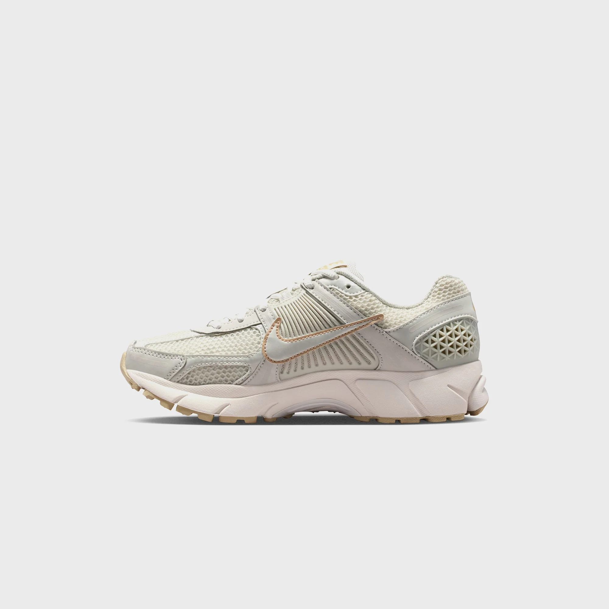 Nike WMNS Zoom Vomero 5 - Light Bone / Phantom - Image 2