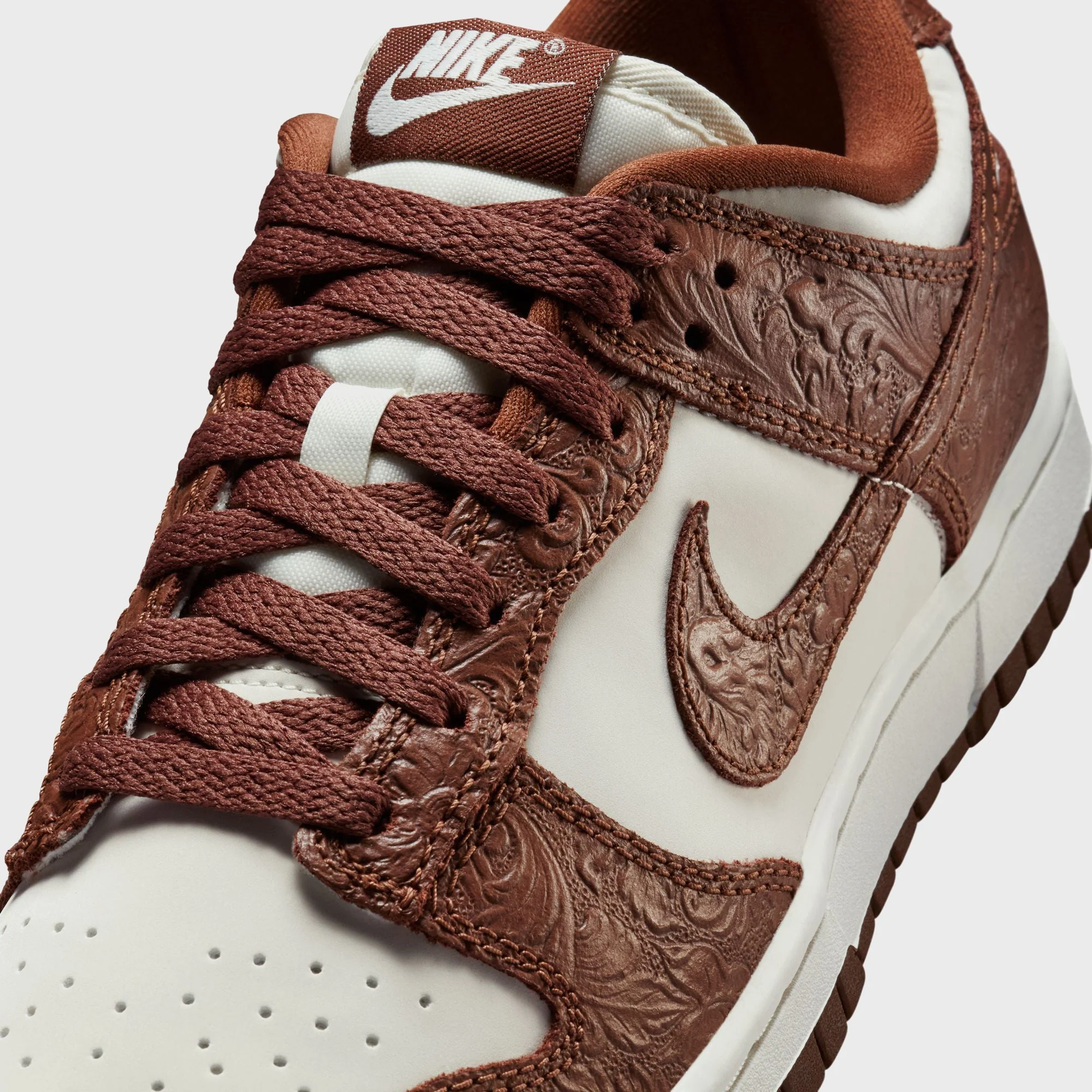 Nike WMNS Dunk Low - Sail / Fauna Brown / Metallic Gold - Image 6