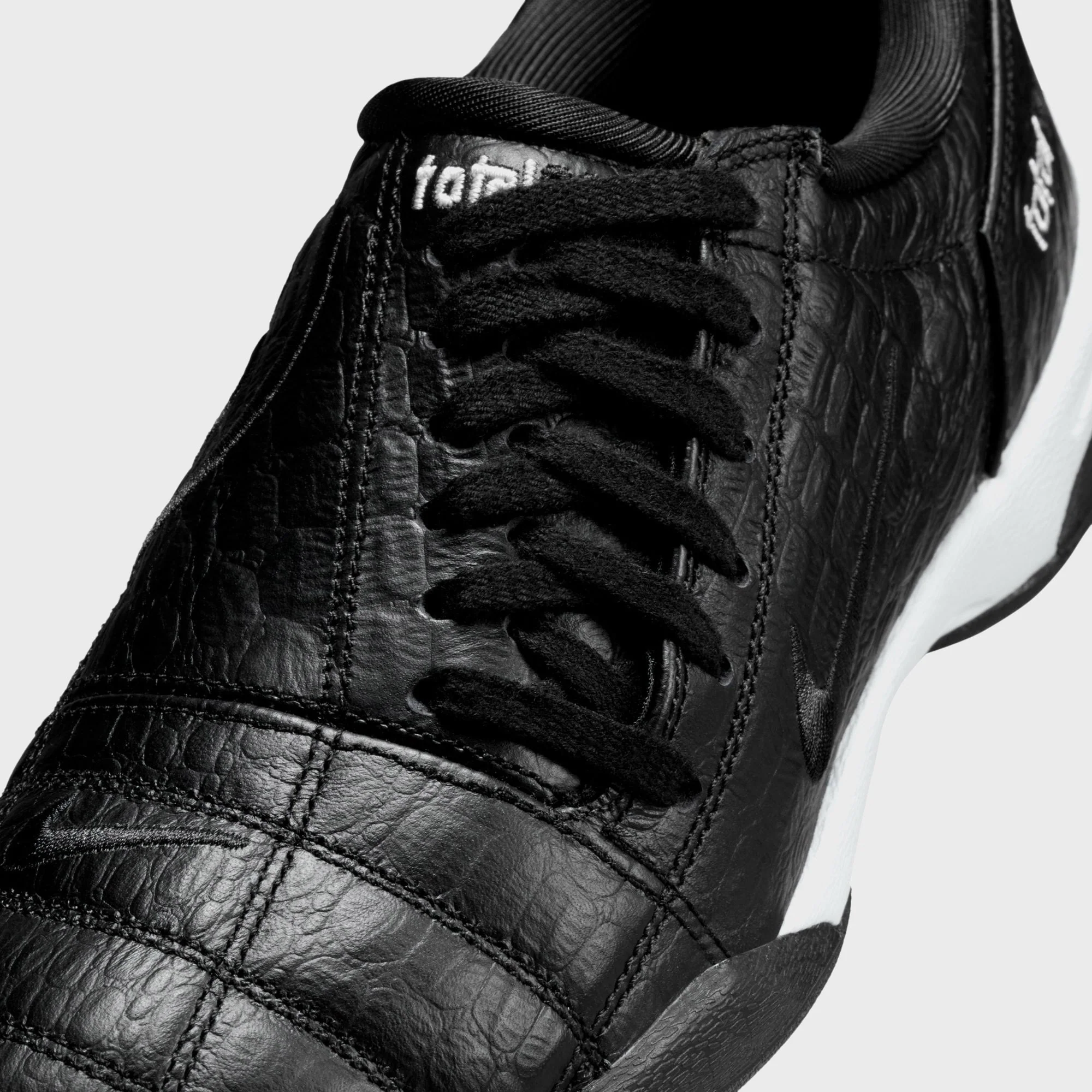 Nike WMNS Total 90 - Black / Black / White - Image 6