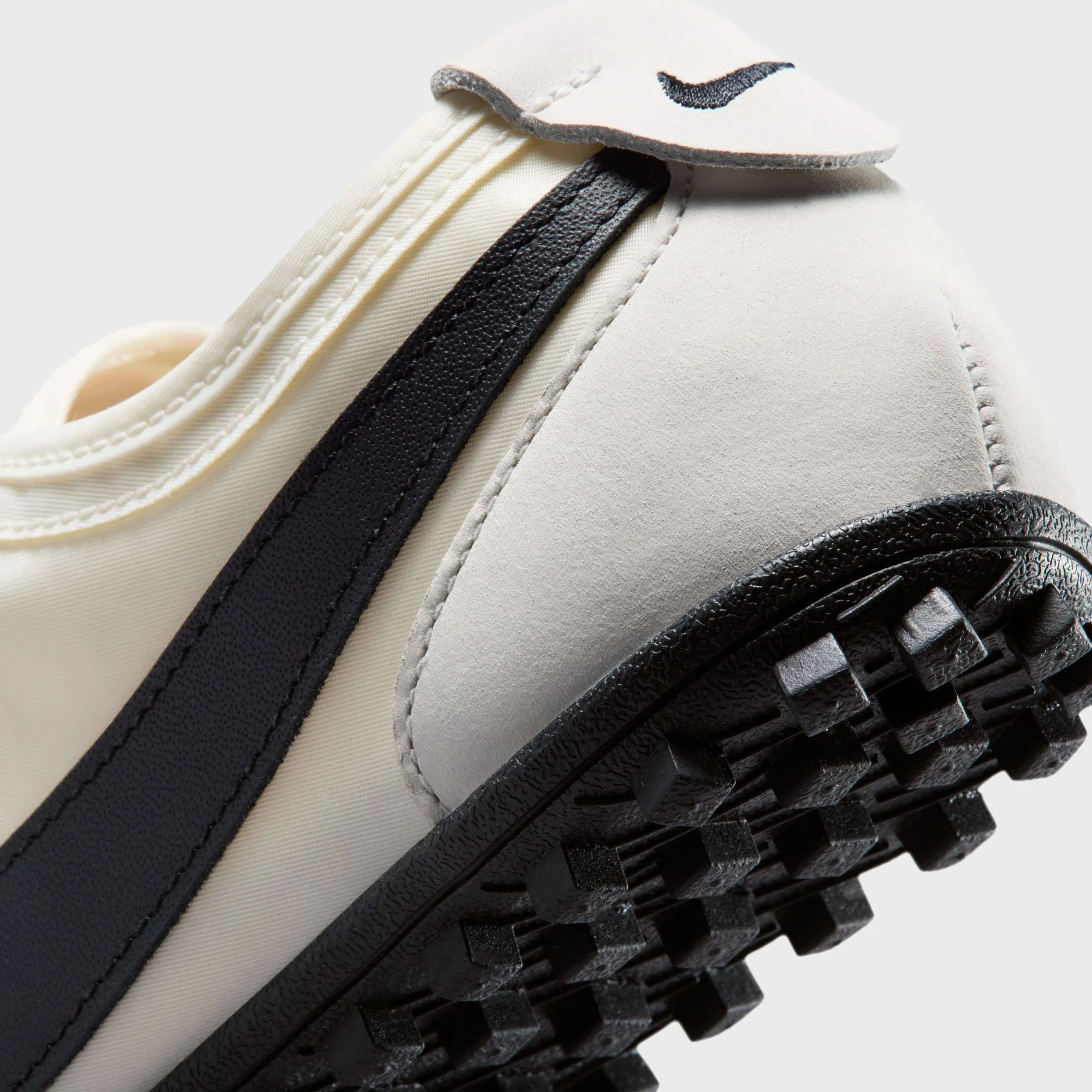 Nike WMNS Moon Shoe - Soft Pearl / Black - Image 7