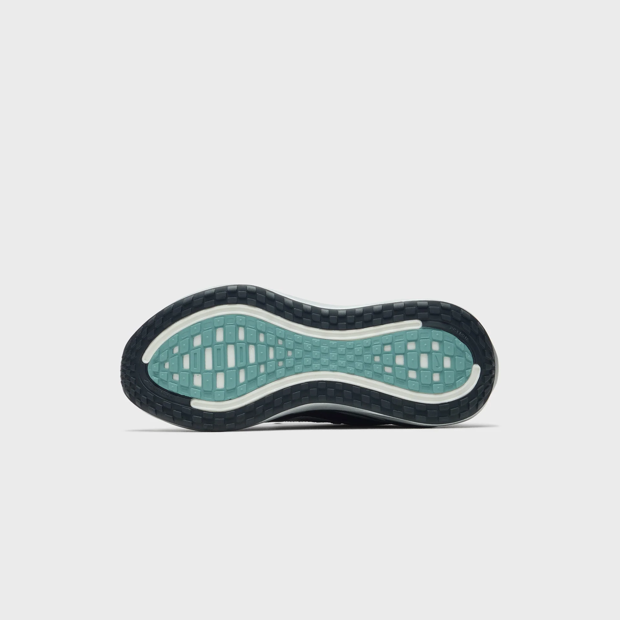 Nike Vomero Plus Anthracite - Reflect Silver / Cannon White - Image 5