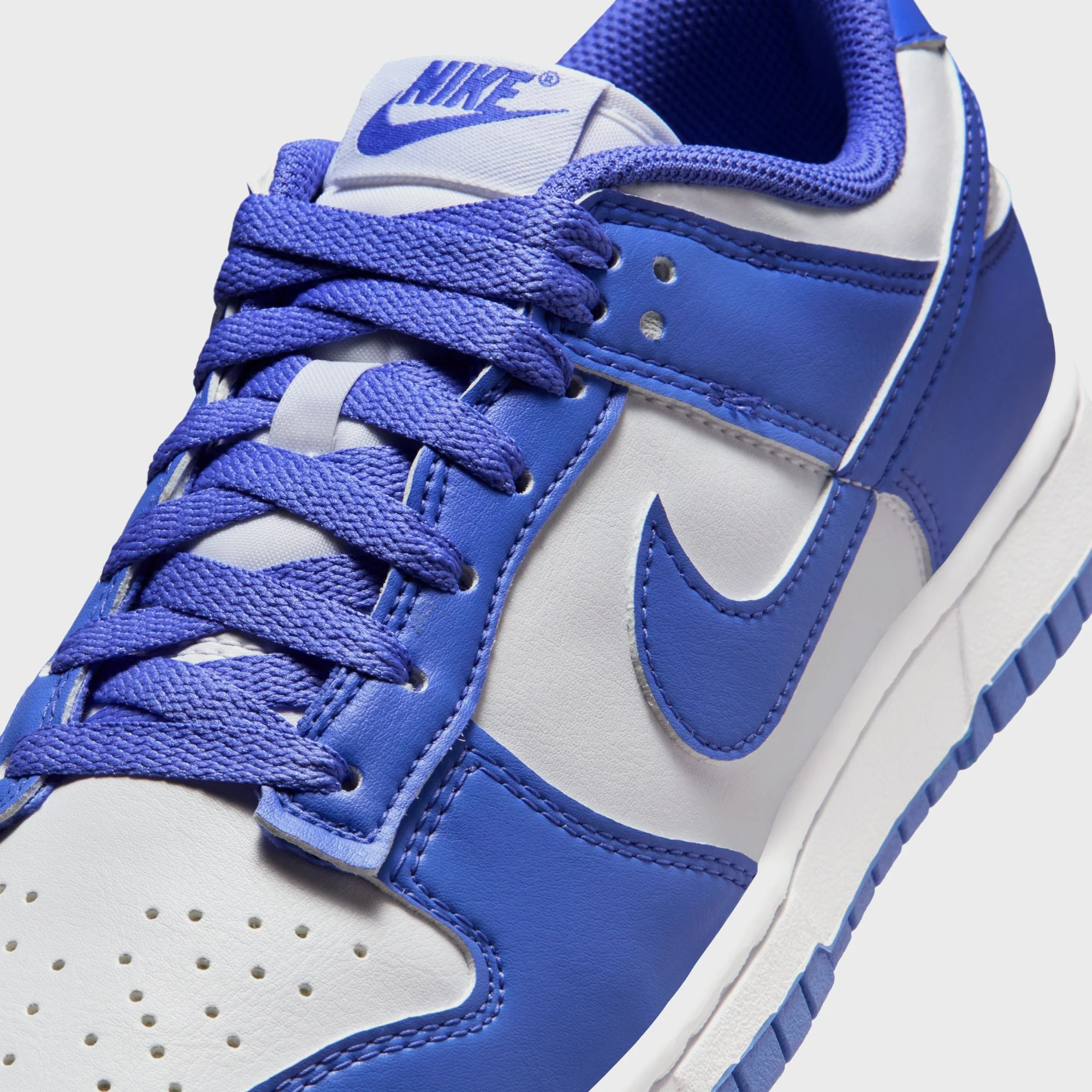 Nike WMNS Dunk Low - White / Sapphire / White - Image 7