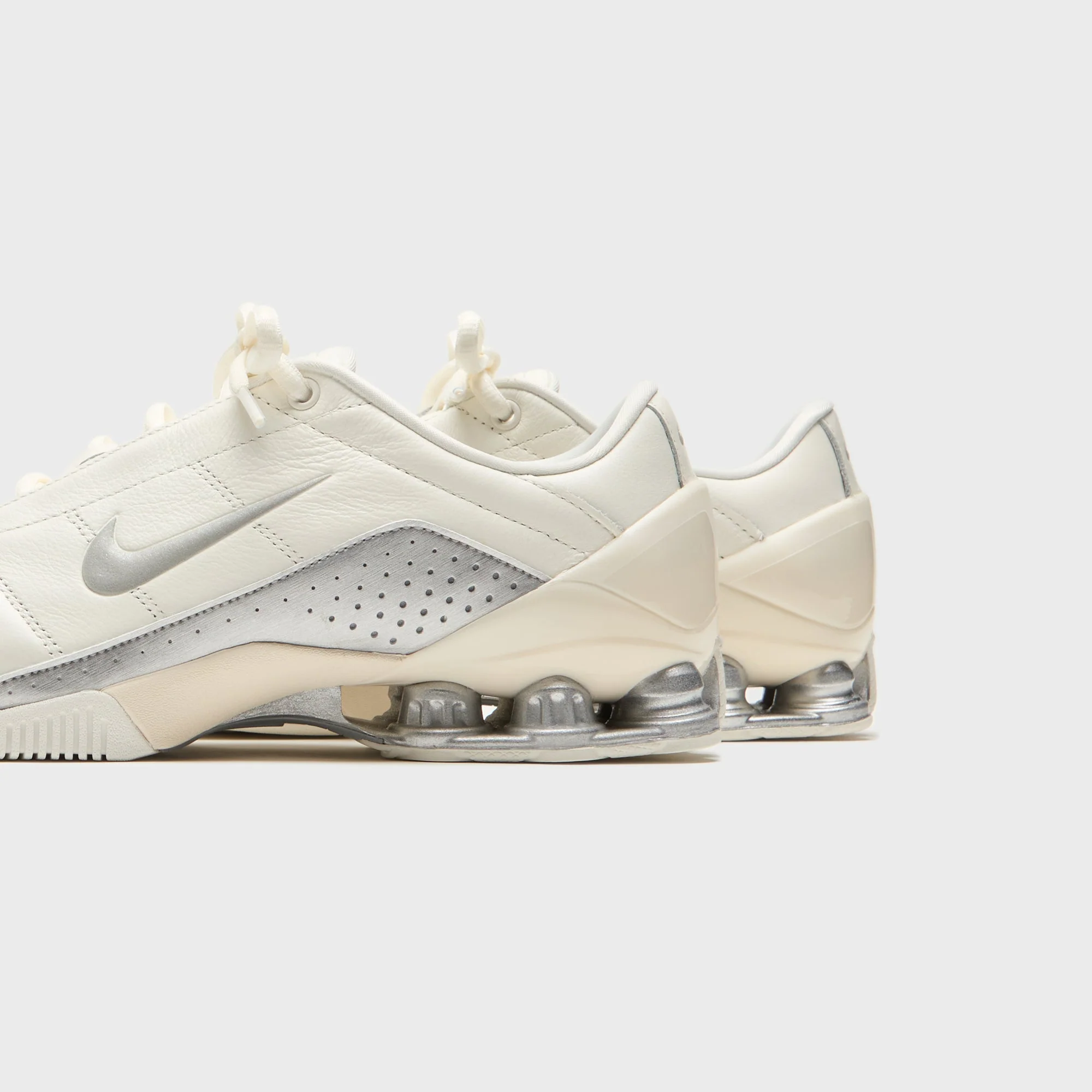 Nike WMNS T90 Shox Magia - Sail / Metallic Silver / Pale Ivory - Image 3