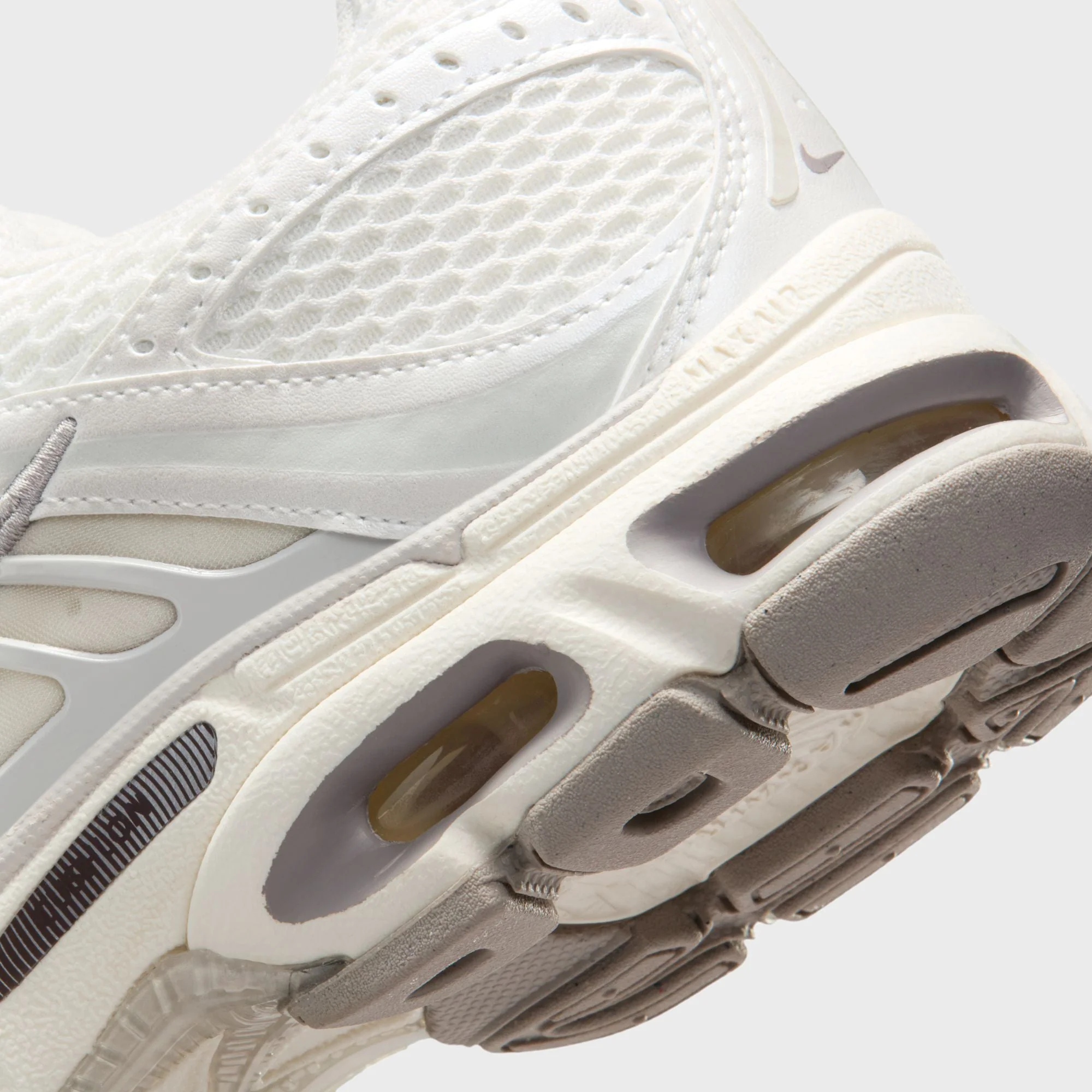 Nike WMNS Air Max Moto 2K - Phantom / Light Bone / Sail / Metallic Summit White - Image 7