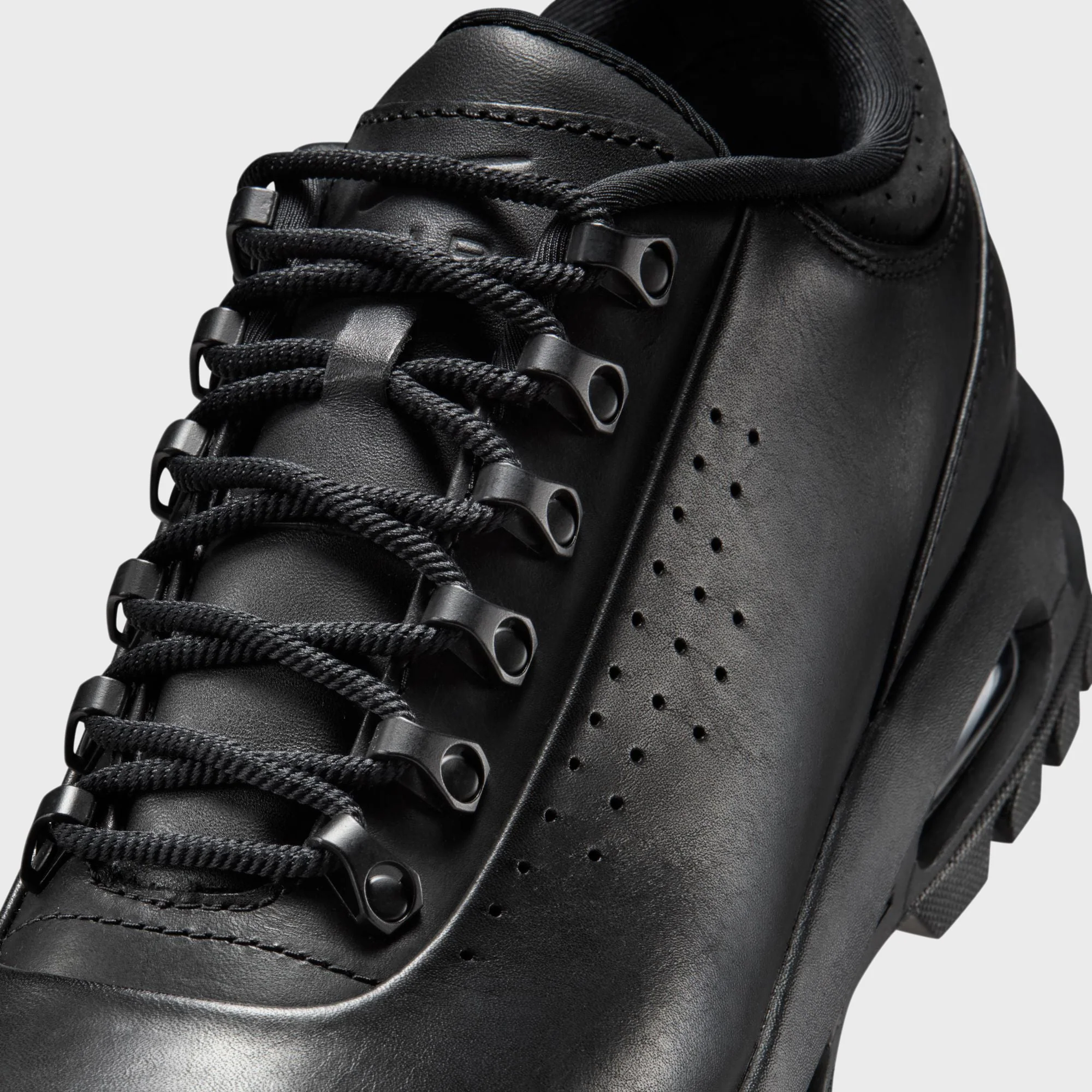 Nike Air Max Goadome Low - Black - Image 6