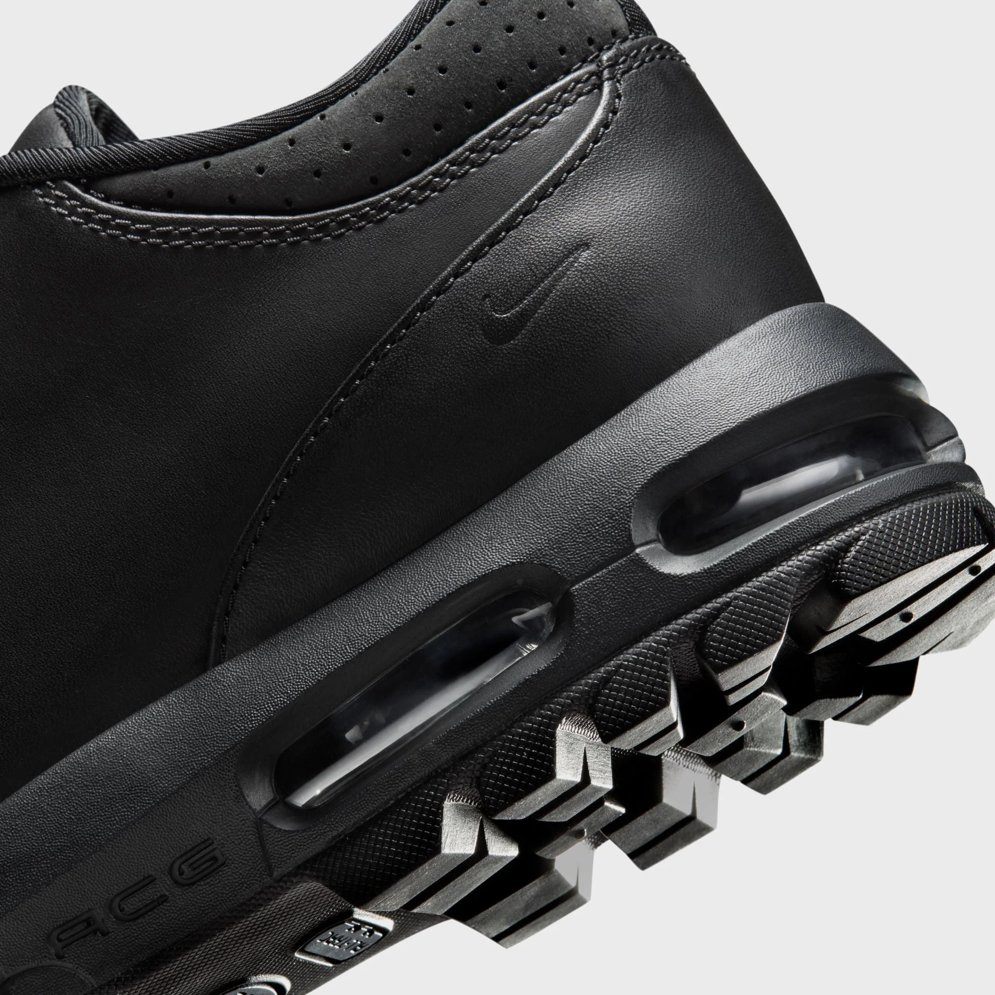 Nike Air Max Goadome Low - Black - Image 7