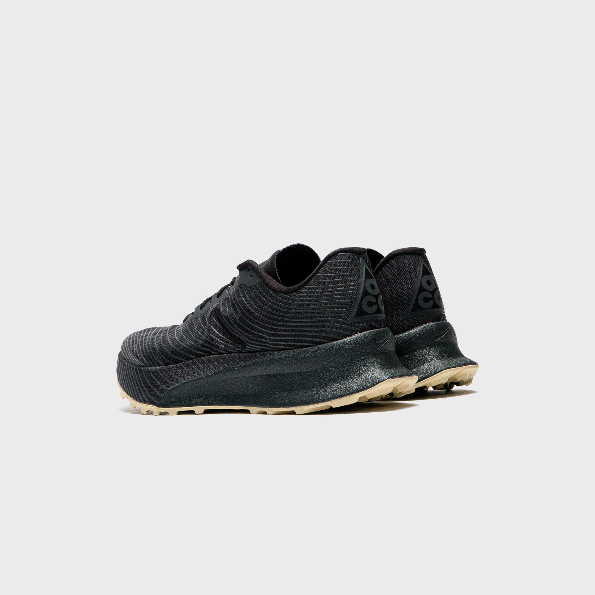Nike ACG Ultrafly Trail - Black / Dark Smoke Grey - Image 3