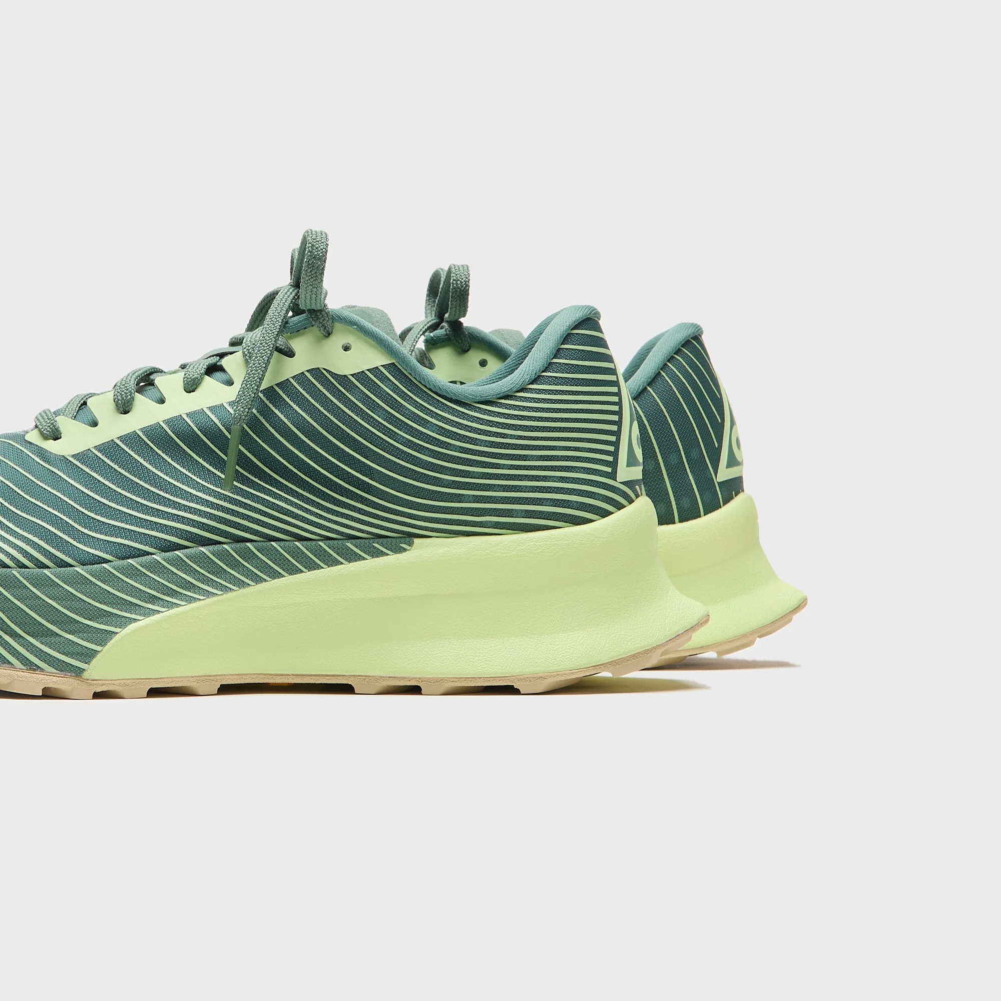 Nike ACG Ultrafly Trail - Aloe Verde / Vegas Gold / Barely Volt - Image 3