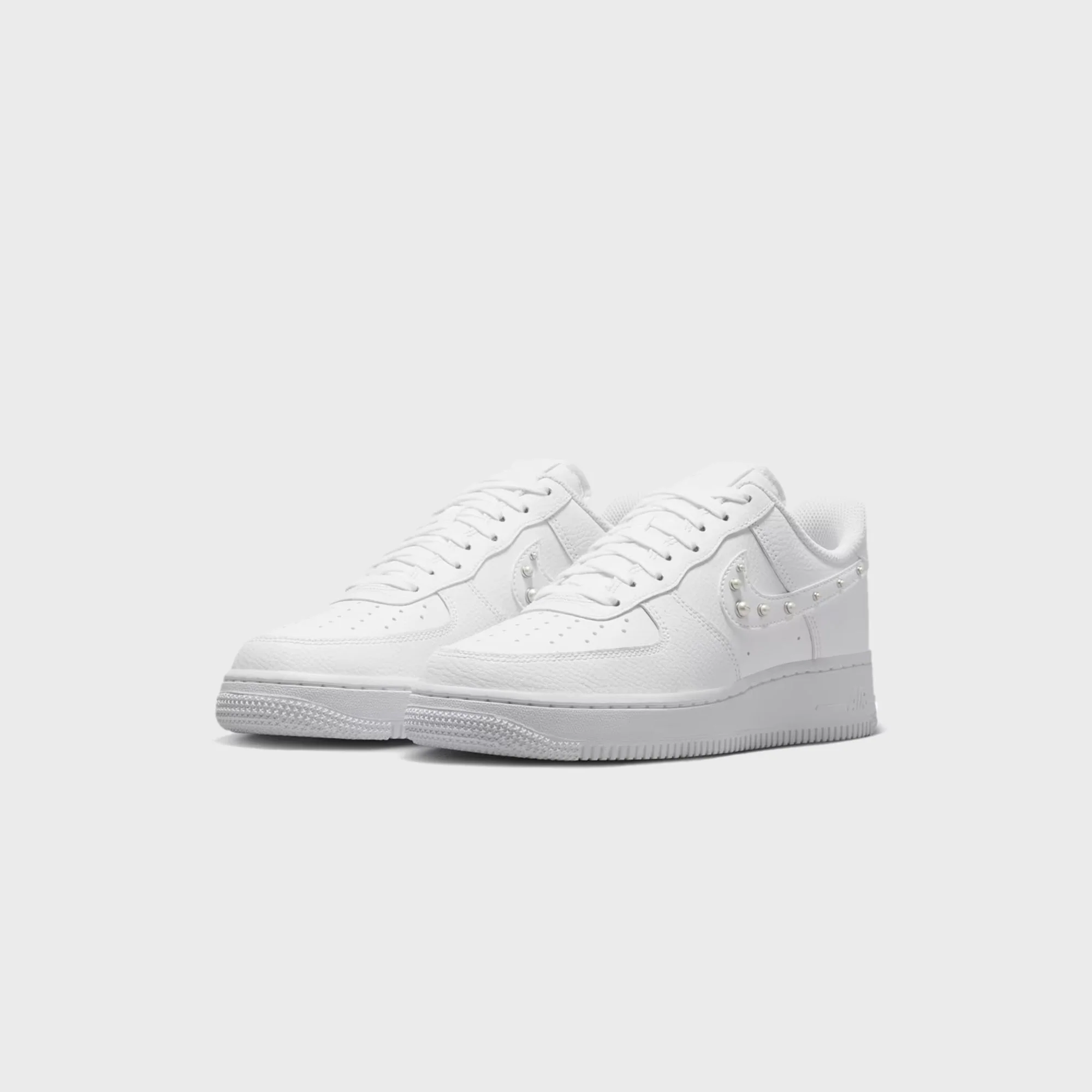 Nike WMNS Air Force 1 '07 - White / Metallic Silver / Pure Platinum - Image 2