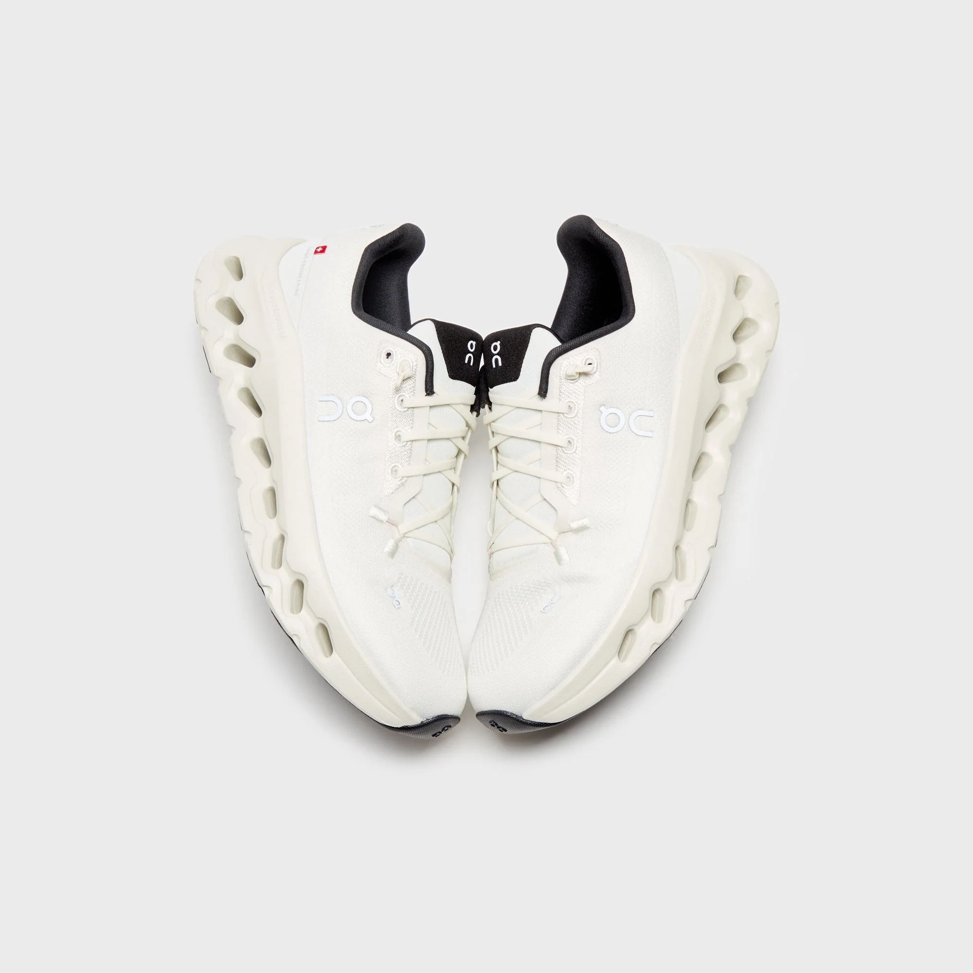 On Running WMNS Cloudtilt - Pearl / Black - Image 4
